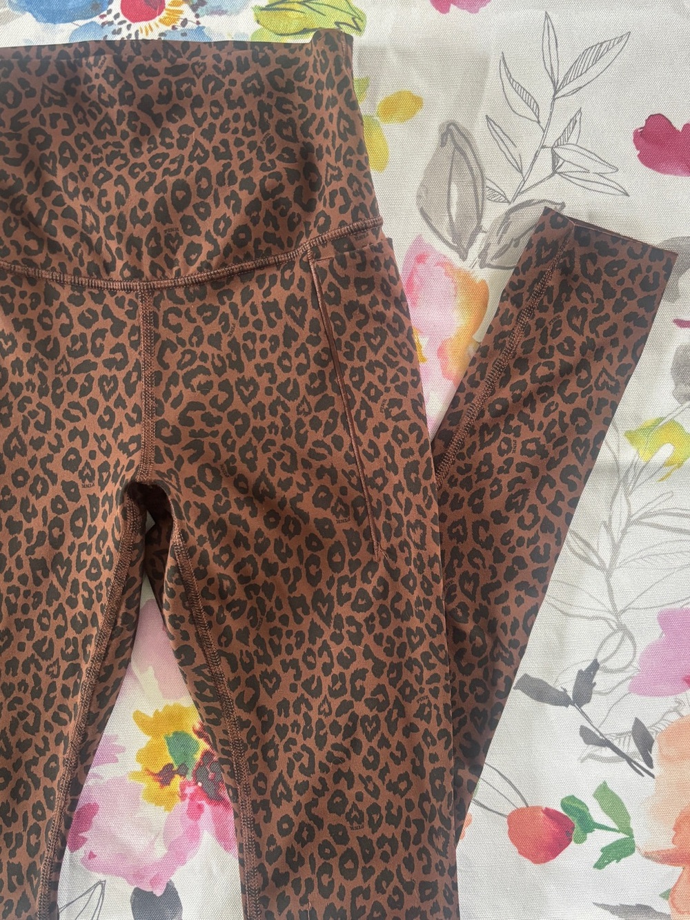 PINK - Women’s Brown Leopard Print Activewear Leggings